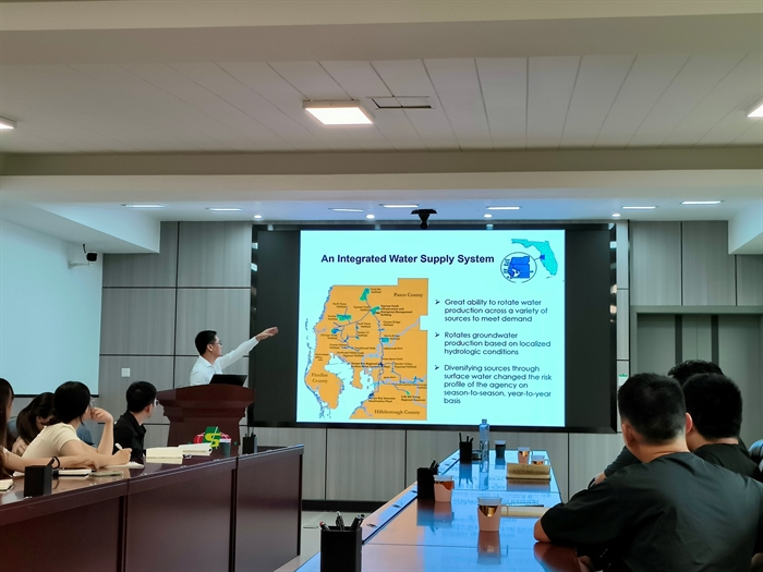美国佛罗里达水务公司王晖研究员到亚热带生态所开展学术交流